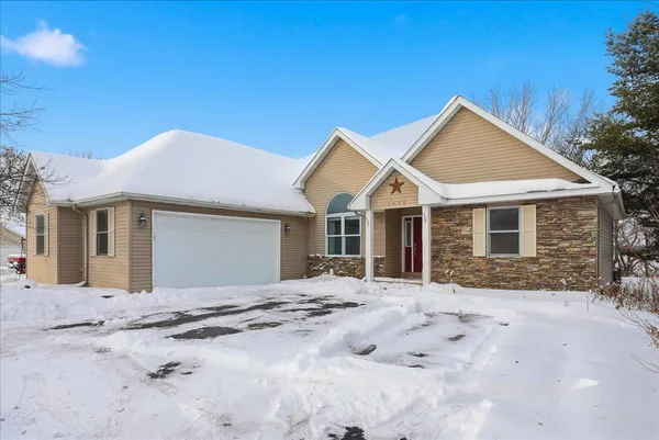 $390,000 | 1550 Dutch Heritage Lane, Baldwin, WI 54002