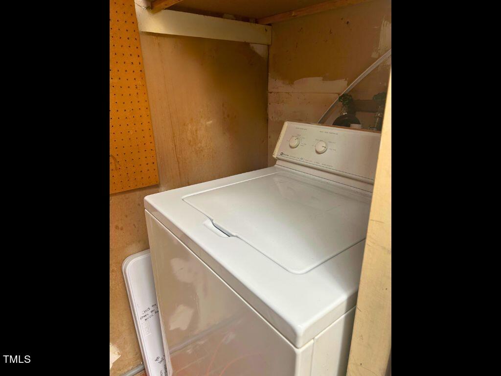 4135 Kaplan Drive Raleigh, NC 27606 - Photo 17 of 20 Laundry Storage