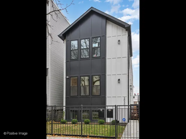 $1,099,000 | 2030 North Spaulding Avenue, Unit 1, Chicago, IL 60647