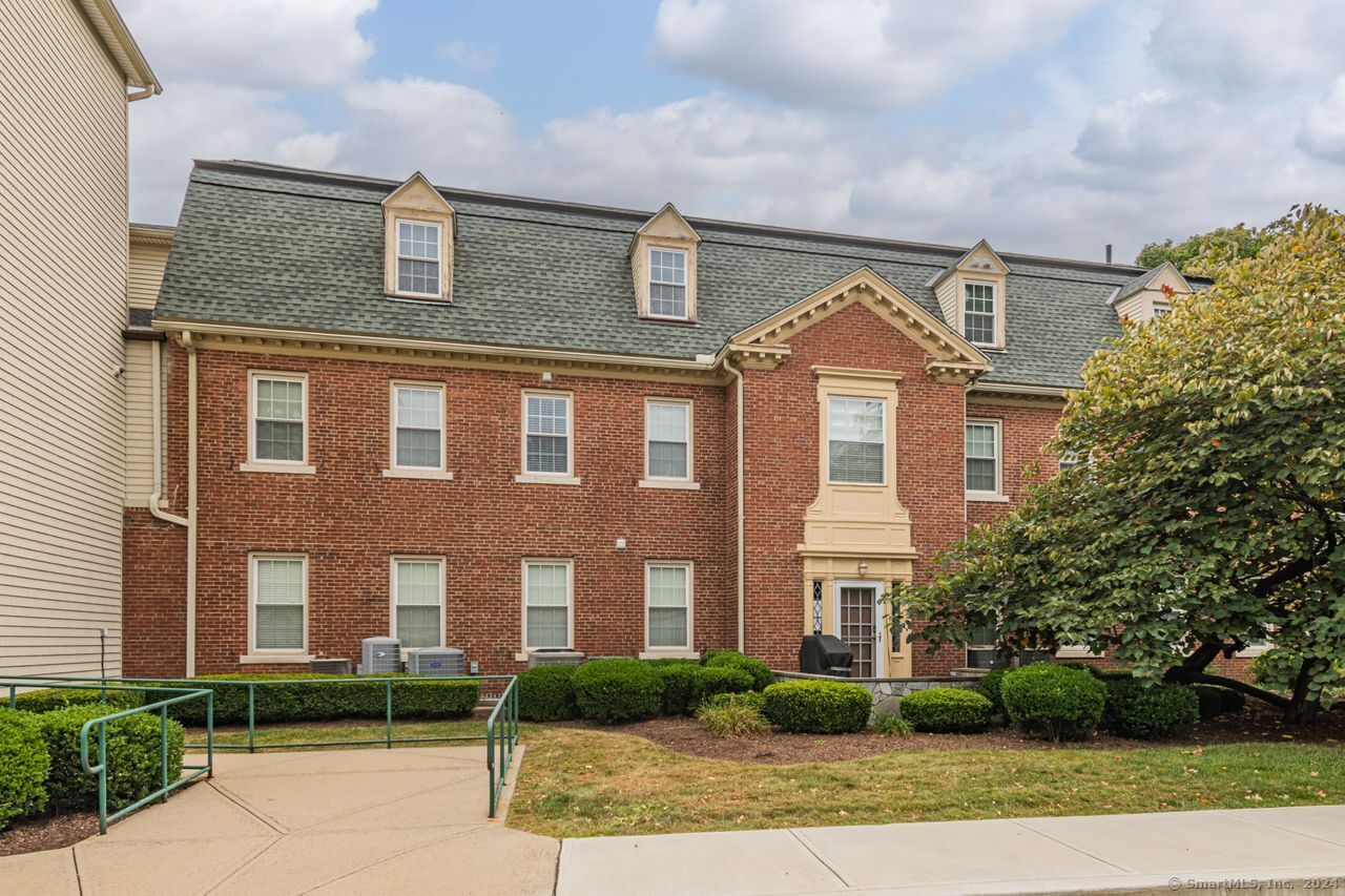 295 Ridge Road, Unit 6 Wethersfield, CT 06109 - Photo 1 of 1
