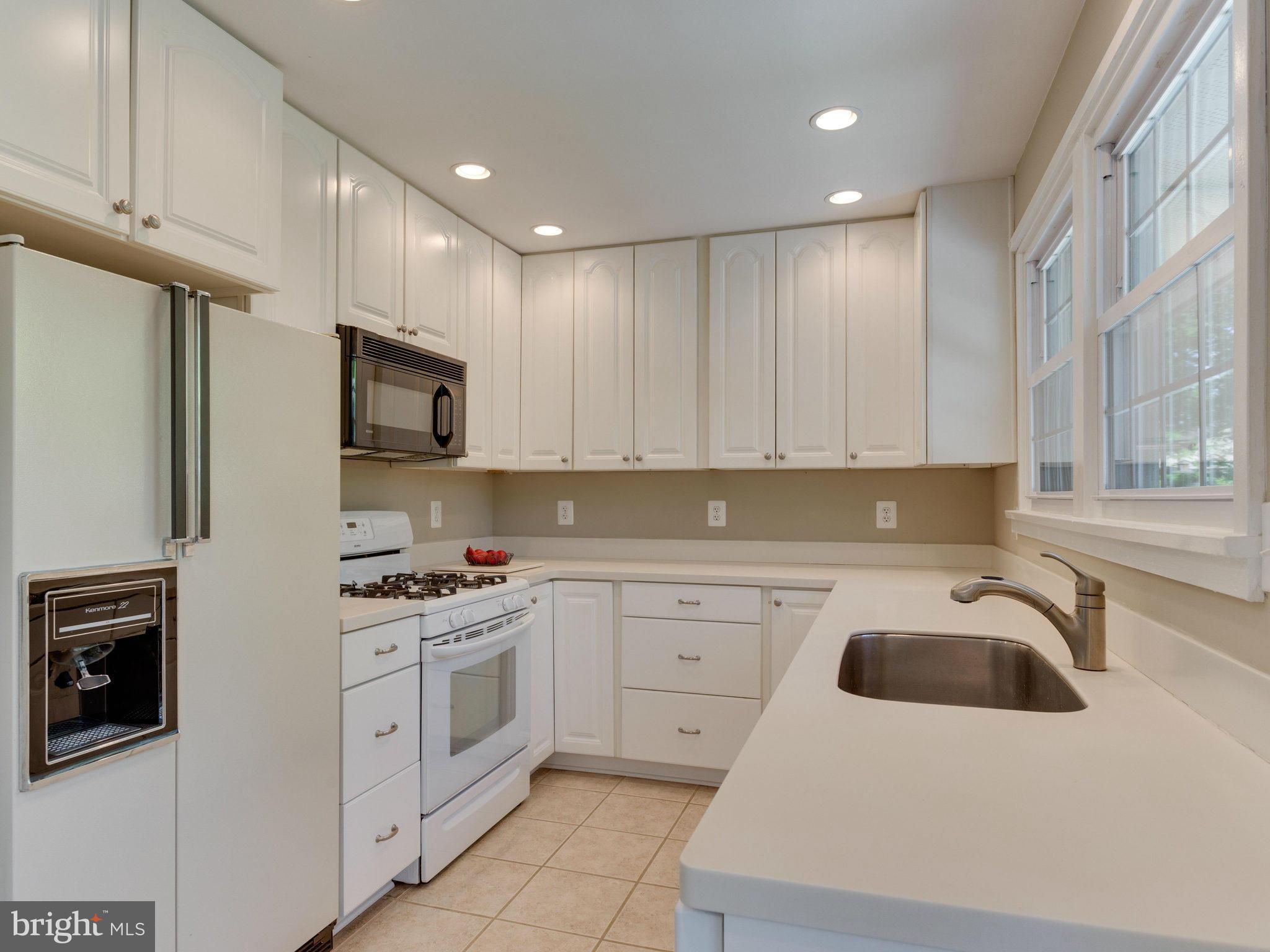3126 Manor Road Falls Church, VA 22042 - Photo 15 of 27 Kitchen