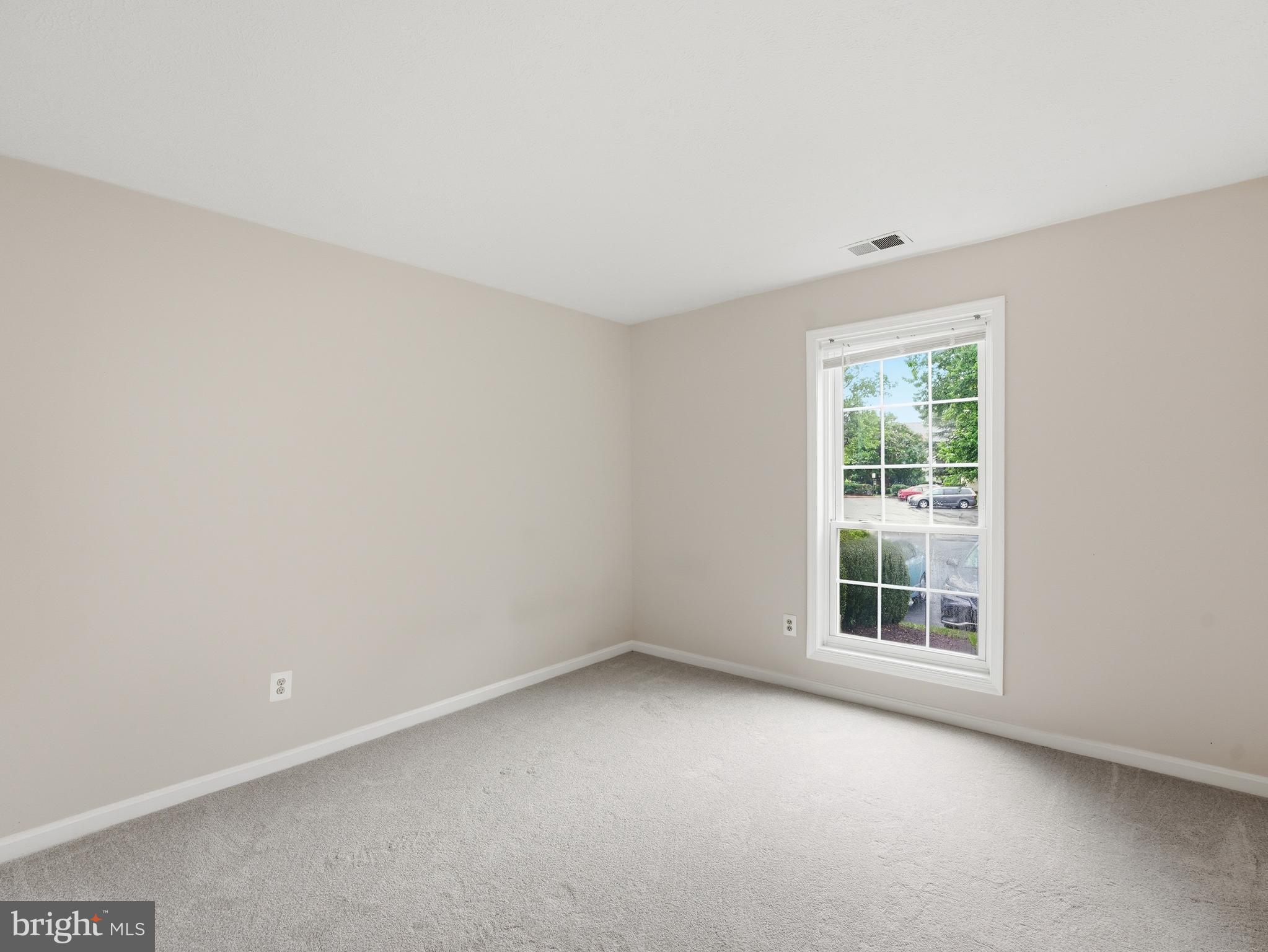 10120 Oakton Terrace Road Oakton, VA 22124 - Photo 4 of 26