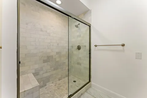 $400,000 | 651 Bering Drive, Unit 1402, Houston, TX 77057