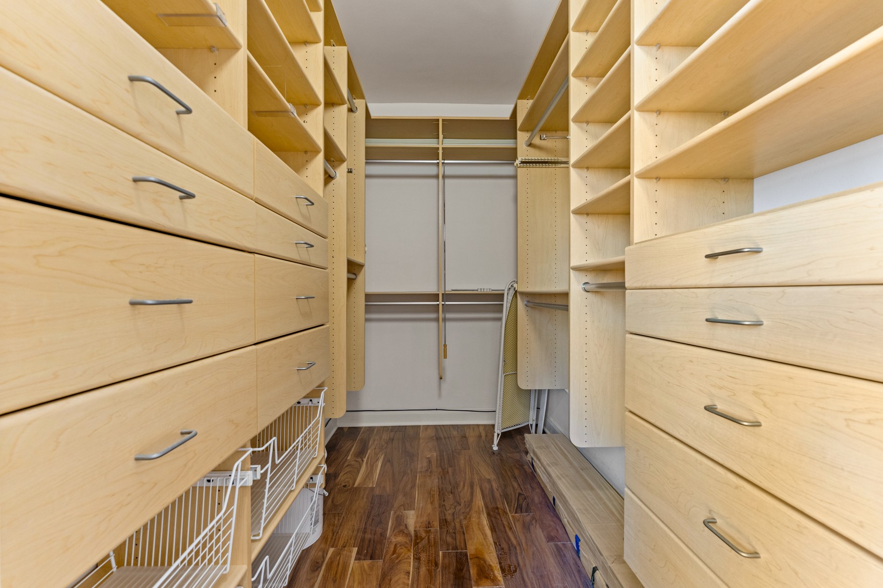 651 Bering Drive, Unit 1402 Houston, TX 77057 - Photo 18 of 31 Large primary walk-in closet system