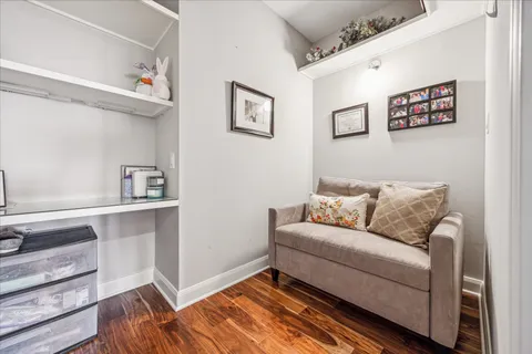 $400,000 | 651 Bering Drive, Unit 1402, Houston, TX 77057