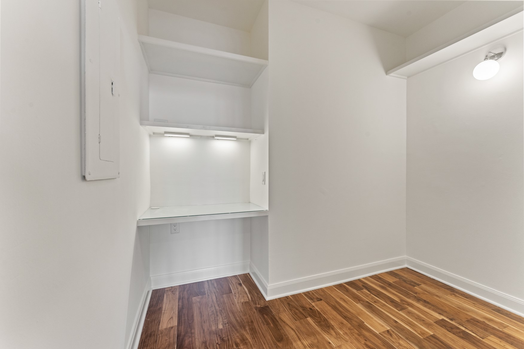 651 Bering Drive, Unit 1402 Houston, TX 77057 - Photo 25 of 31 Fantastic study and/or additional storage