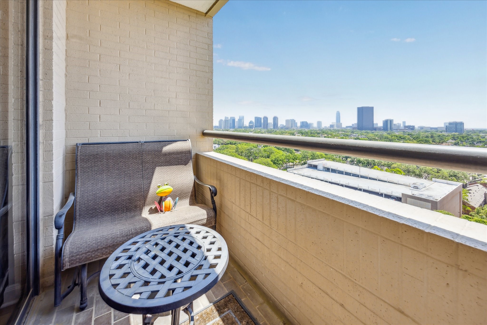 651 Bering Drive, Unit 1402 Houston, TX 77057 - Photo 27 of 31