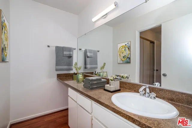 $795,000 | 906 North Doheny Drive, Unit 219, West Hollywood, CA 90069