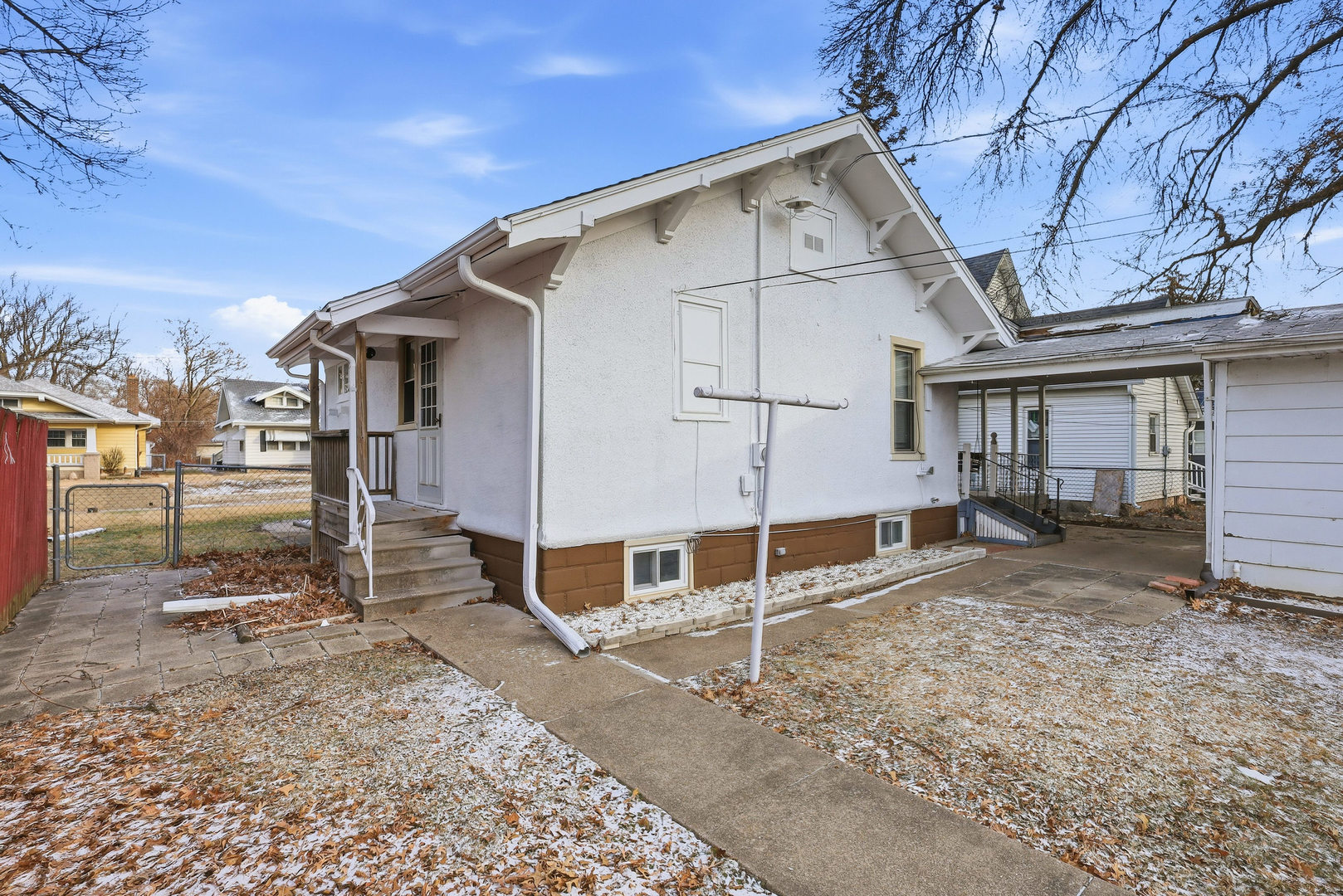 2748 12th Avenue Moline, IL 61265 - Photo 31 of 35 a view of a house with a yard
