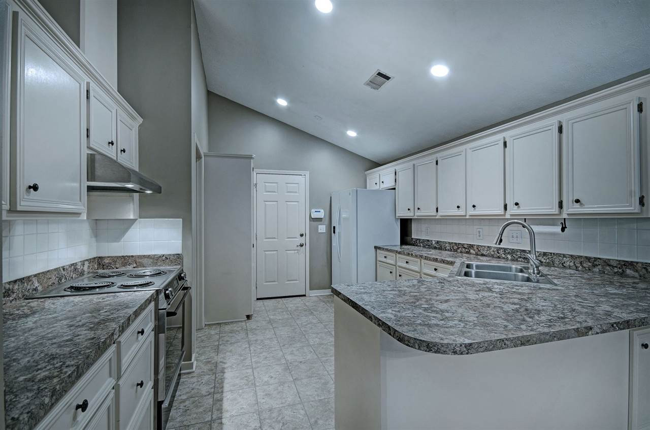 316 Waterfall Way Clinton, MS 39056 - Photo 10 of 24 Photo 10