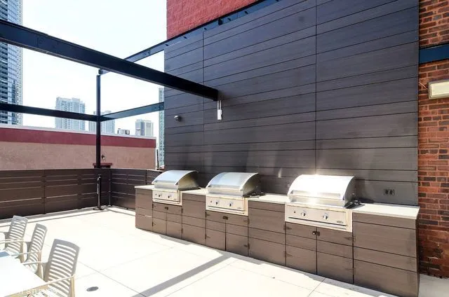 $679,000 | 411 West Ontario Street, Unit 601, Chicago, IL 60654