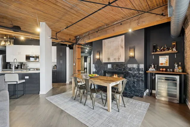 $679,000 | 411 West Ontario Street, Unit 601, Chicago, IL 60654