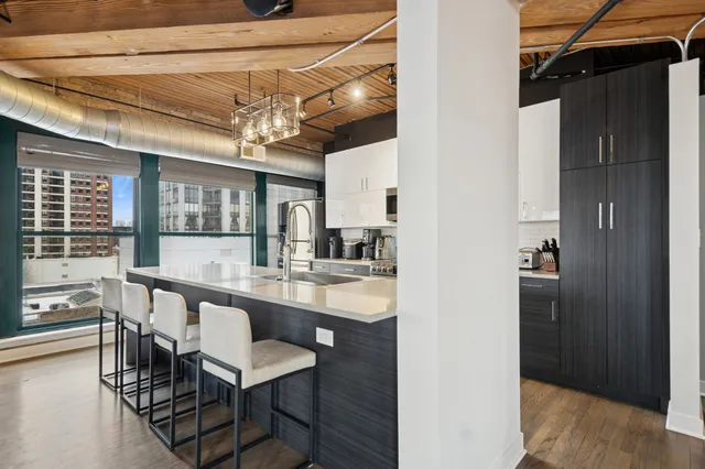 $679,000 | 411 West Ontario Street, Unit 601, Chicago, IL 60654