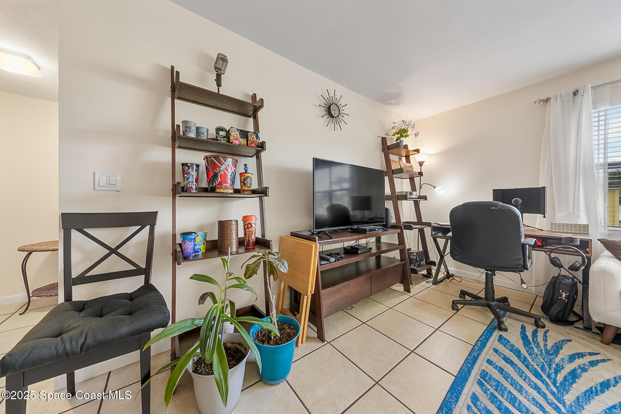 598 North Wickham Road, Unit 32 Melbourne, FL 32935 - Photo 5 of 21 Living Room
