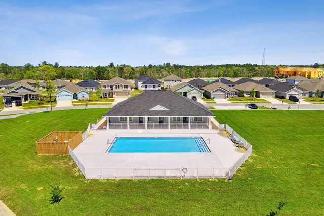 $2,600 | 453 Riverwalk Circle, Freeport, FL 32439