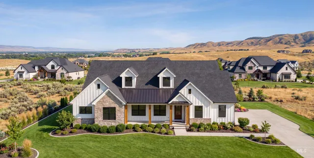 $1,349,900 | 6 Neil Road, Emmett, ID 83617