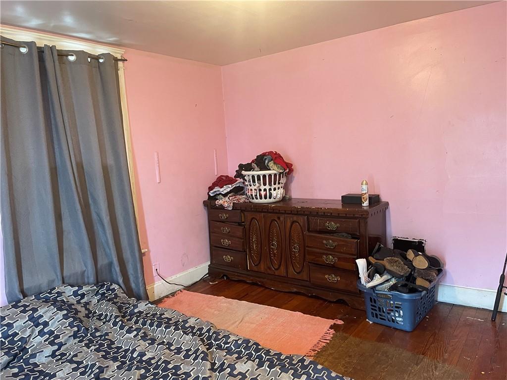 705 East Lutton Street New Castle, PA 16101 - Photo 13 of 23 a view of a dresser