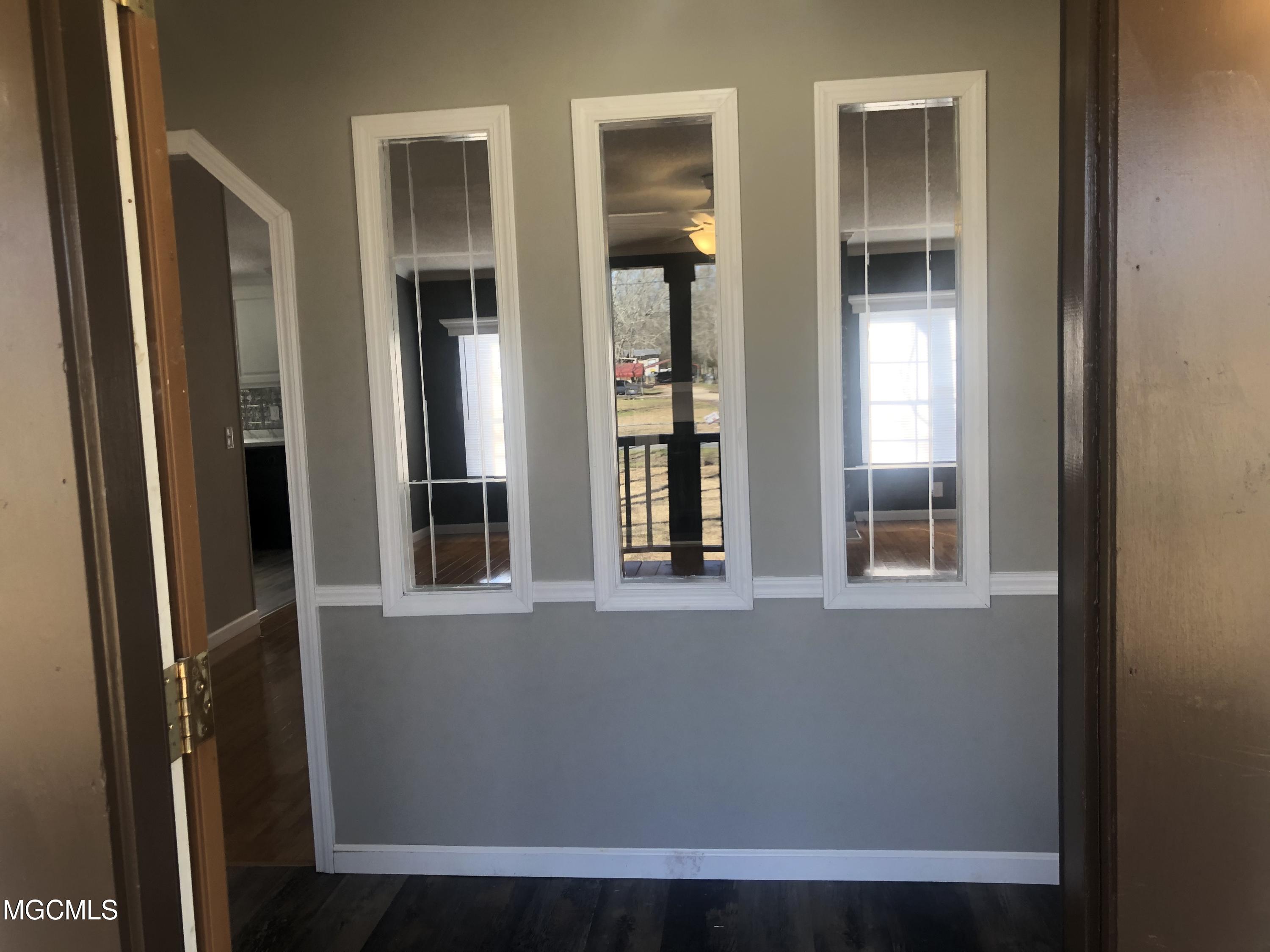 756 Morriston Road Petal, MS 39465 - Photo 5 of 32 Foyer