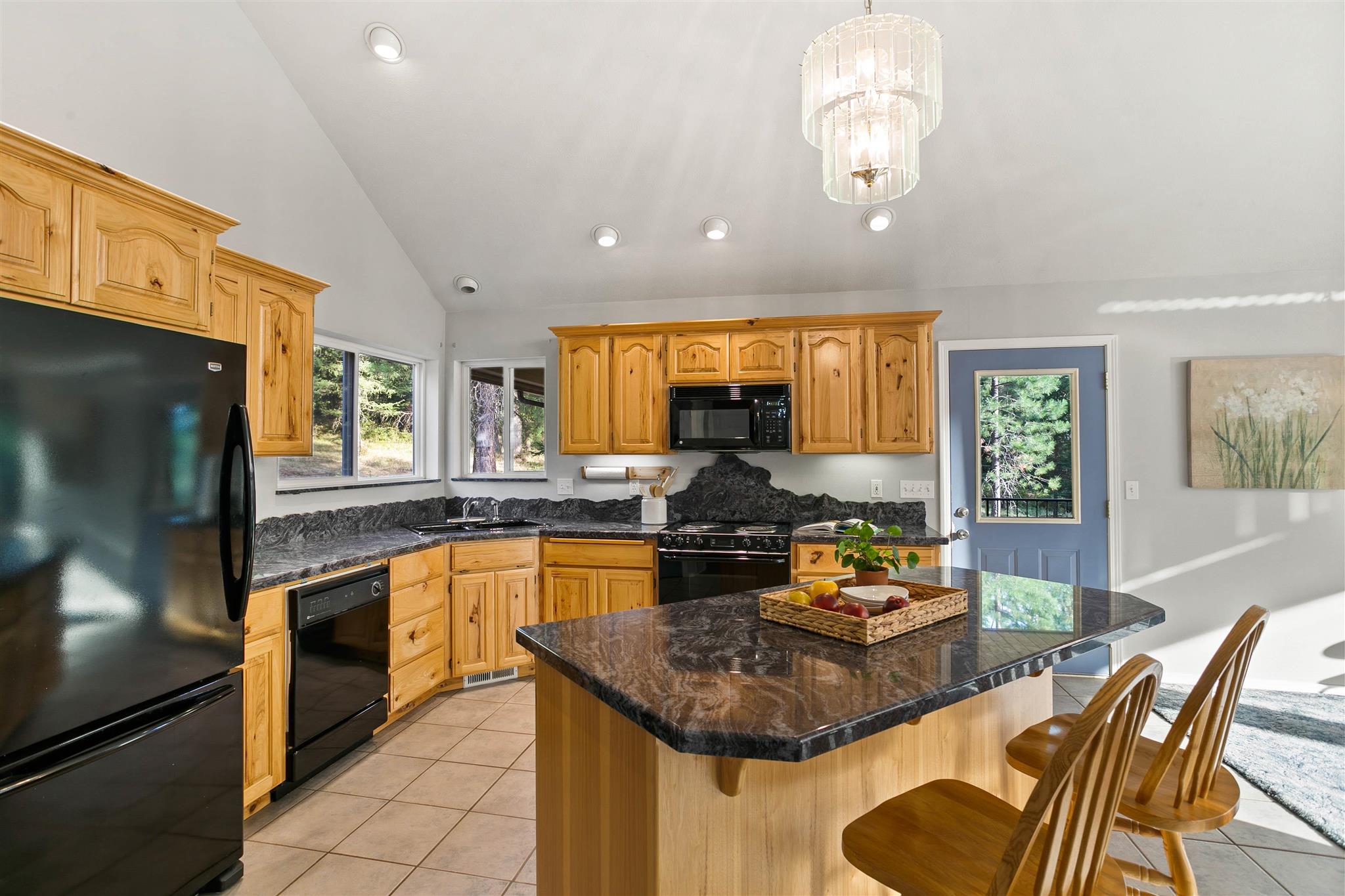 41313 North Eloika Lake Front Road Elk, WA 99009 - Photo 8 of 40 Gallery Image 8