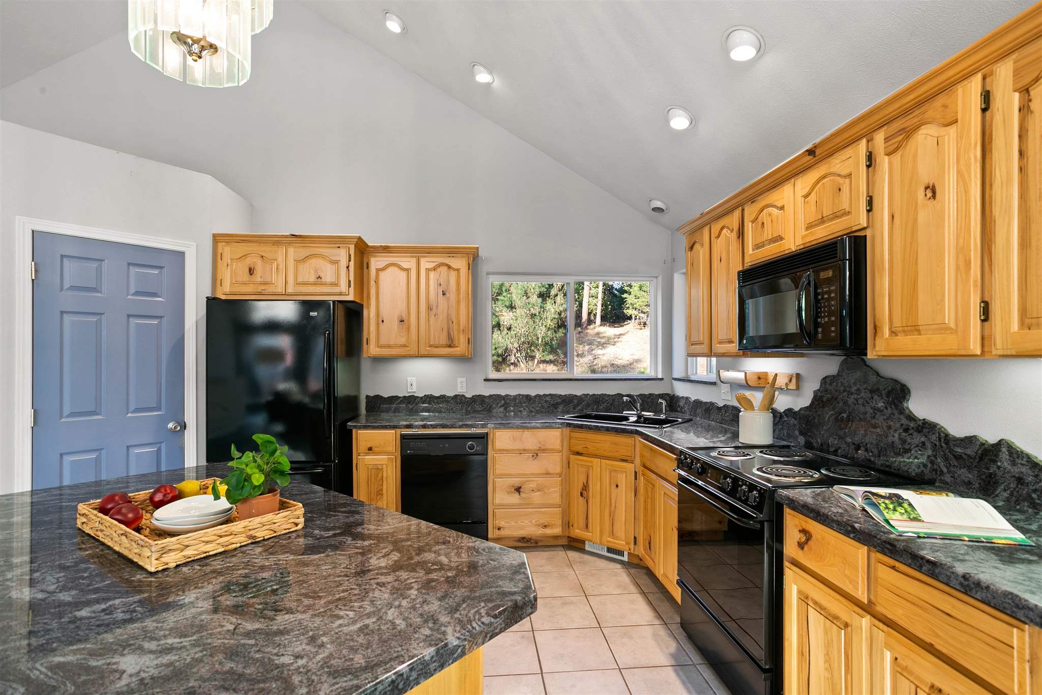 41313 North Eloika Lake Front Road Elk, WA 99009 - Photo 9 of 40 Gallery Image 9