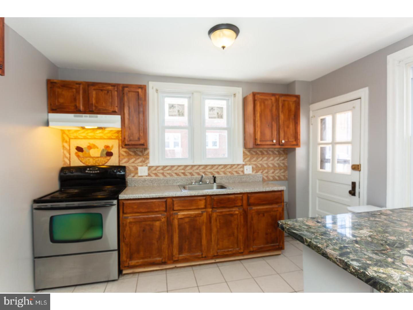 5625 Miriam Road Philadelphia, PA 19124 - Photo 6 of 25 Kitchen