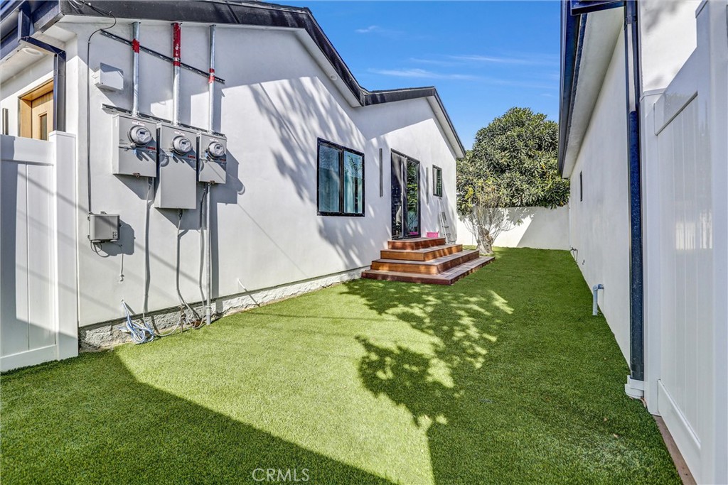 6900 Corbin Avenue Reseda, CA 91335 - Photo 23 of 24