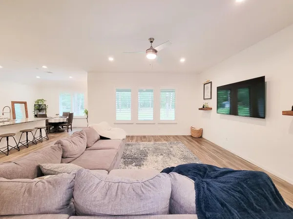 $3,400 | 129 Jim Hall Lane, New Waverly, TX 77358