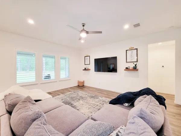 $3,400 | 129 Jim Hall Lane, New Waverly, TX 77358