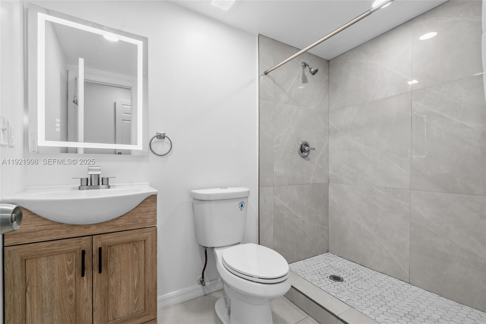 201 South Biscayne River Drive, Unit A Miami, FL 33169 - Photo 22 of 41