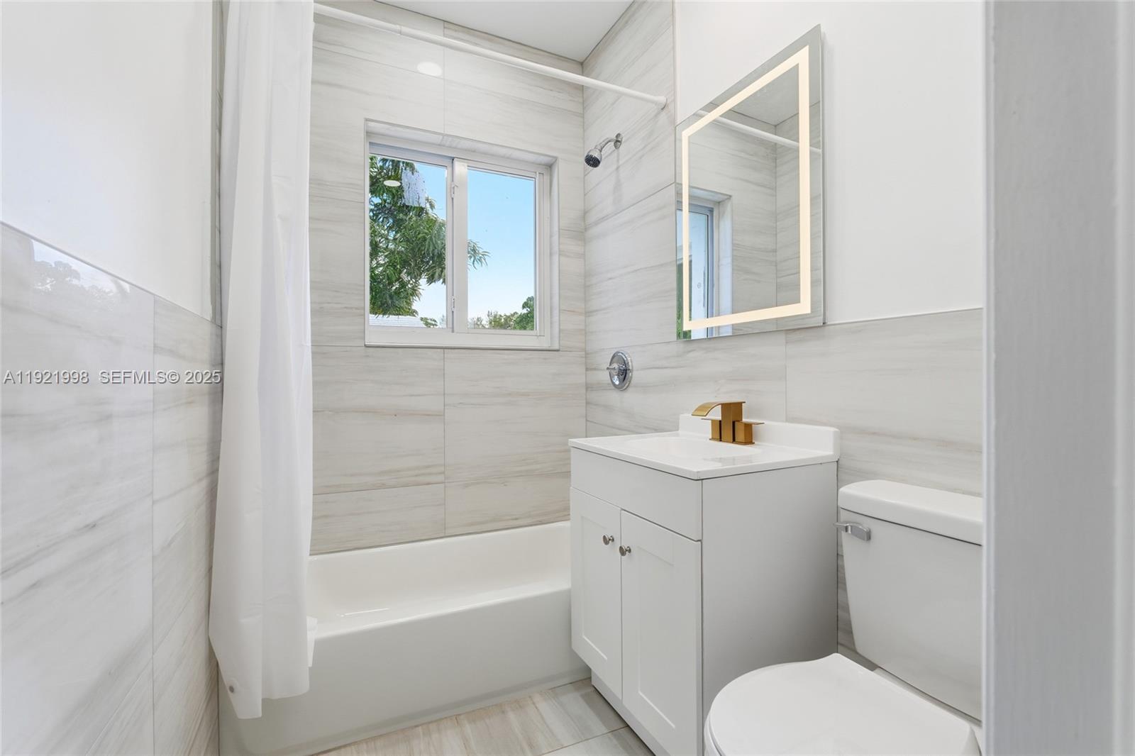 201 South Biscayne River Drive, Unit A Miami, FL 33169 - Photo 26 of 41