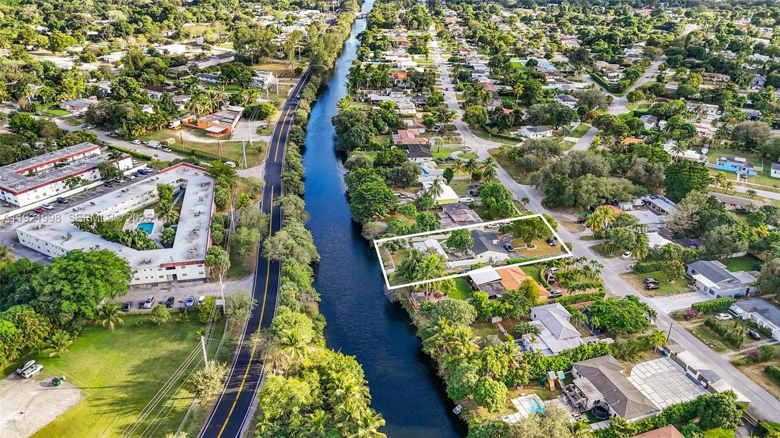 201 South Biscayne River Drive, Unit A Miami, FL 33169 - Photo 40 of 41