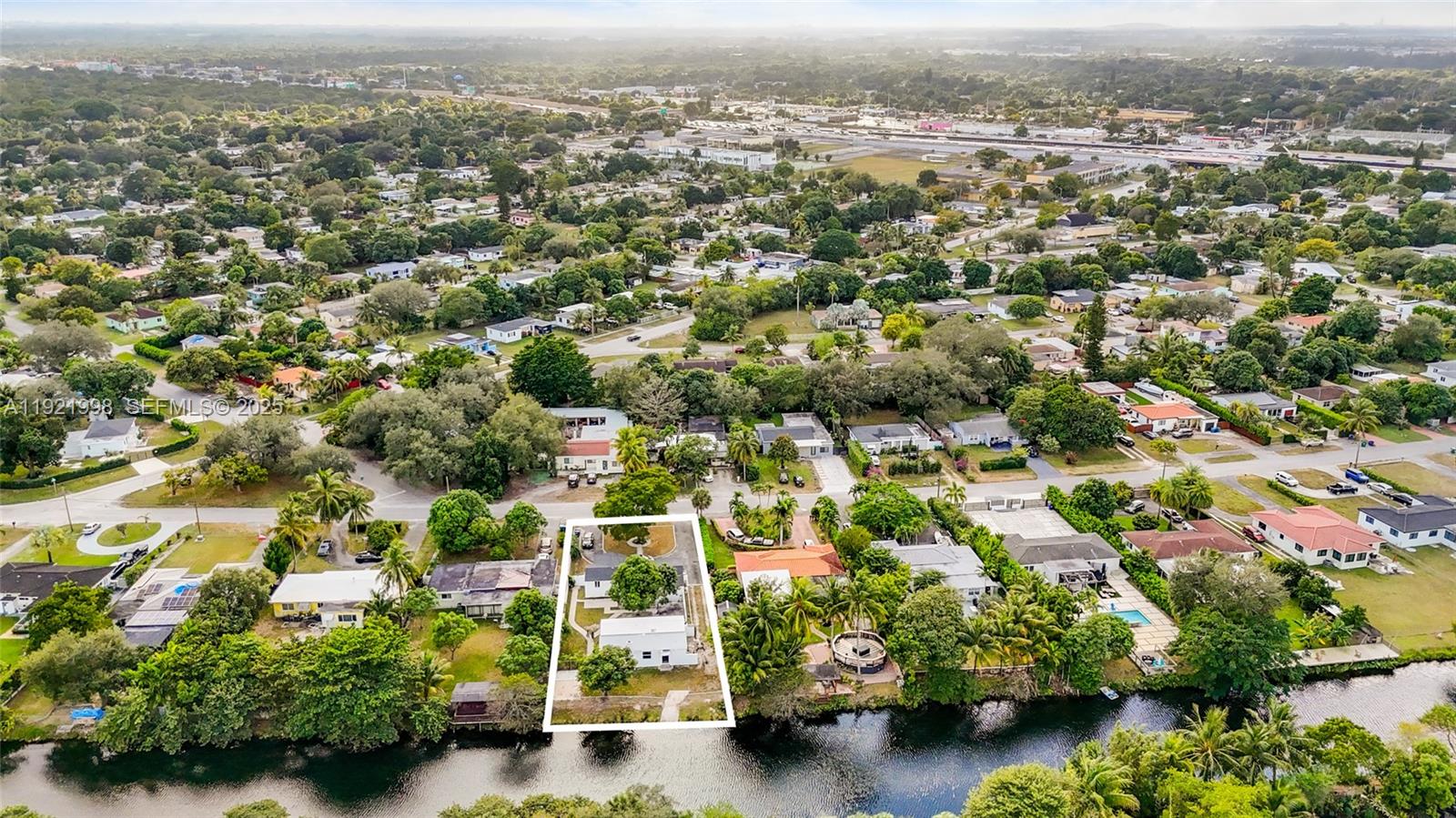 201 South Biscayne River Drive, Unit A Miami, FL 33169 - Photo 4 of 41