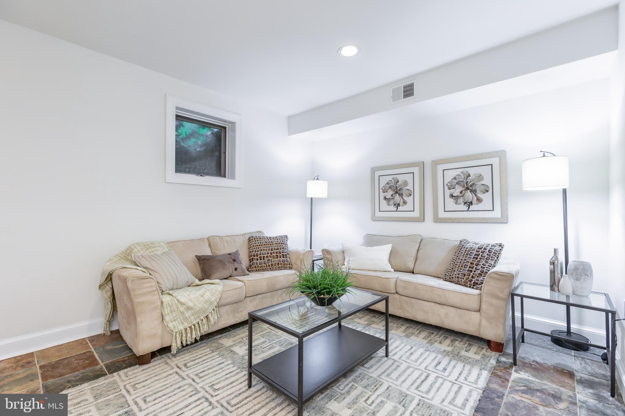 1408 Foxhall Road Northwest Washington, DC 20007 - Photo 24 of 33 Family room