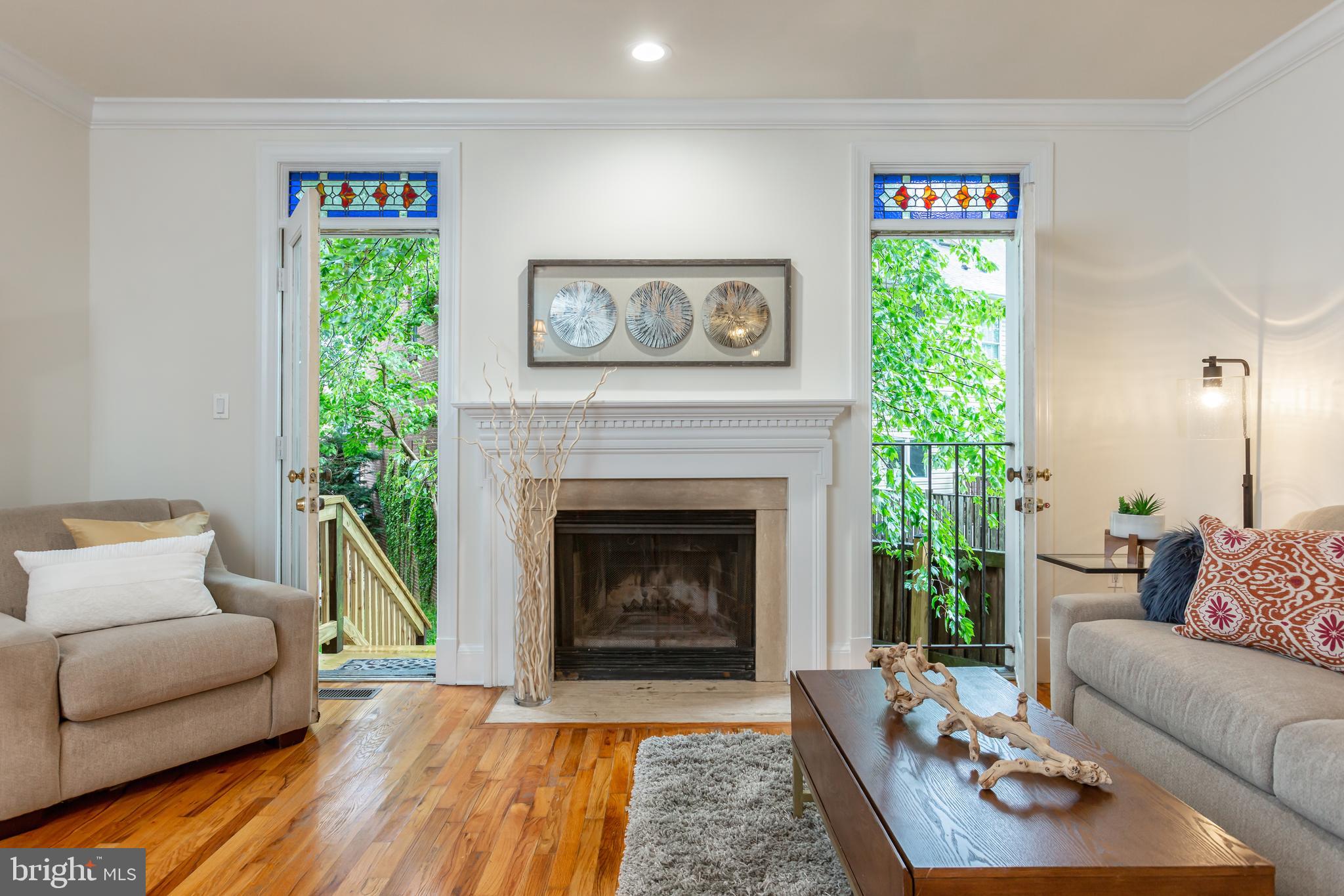 1408 Foxhall Road Northwest Washington, DC 20007 - Photo 6 of 33 Living room