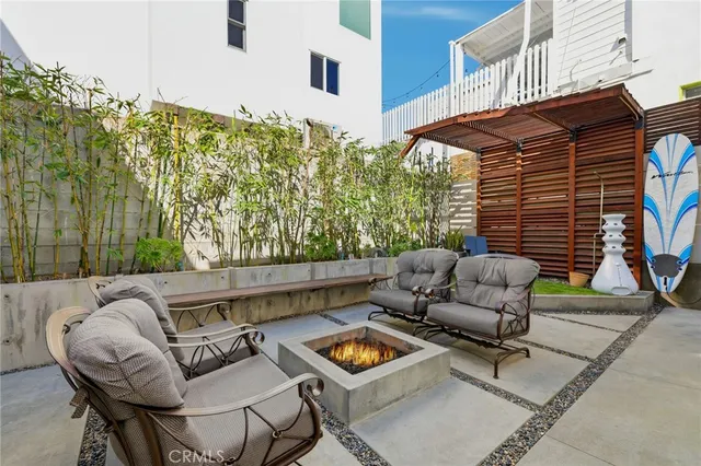 a building outdoor space with patio furniture