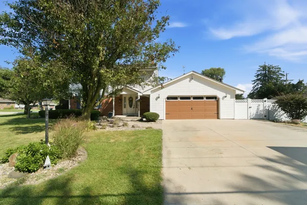 $300,000 | 1847 West Tower Drive, Kankakee, IL 60901