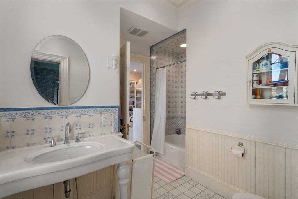 49 Shaw Street Newton, MA 02465 - Photo 13 of 24