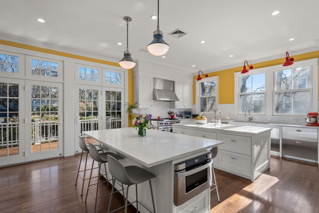 49 Shaw Street Newton, MA 02465 - Photo 4 of 24