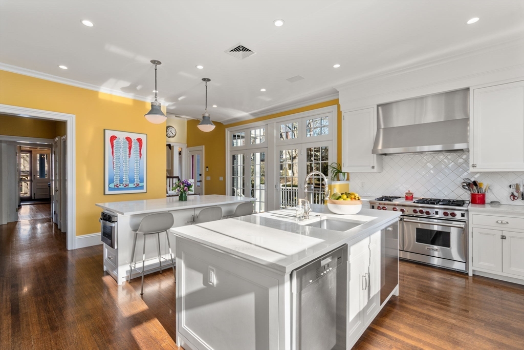 49 Shaw Street Newton, MA 02465 - Photo 5 of 24