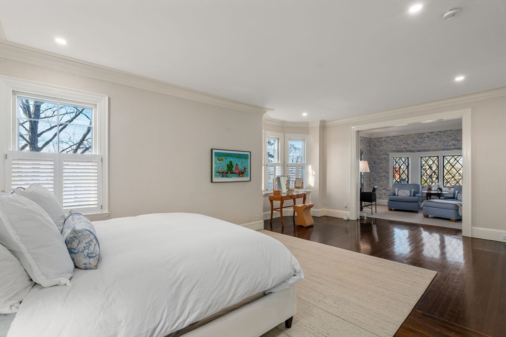 49 Shaw Street Newton, MA 02465 - Photo 10 of 24