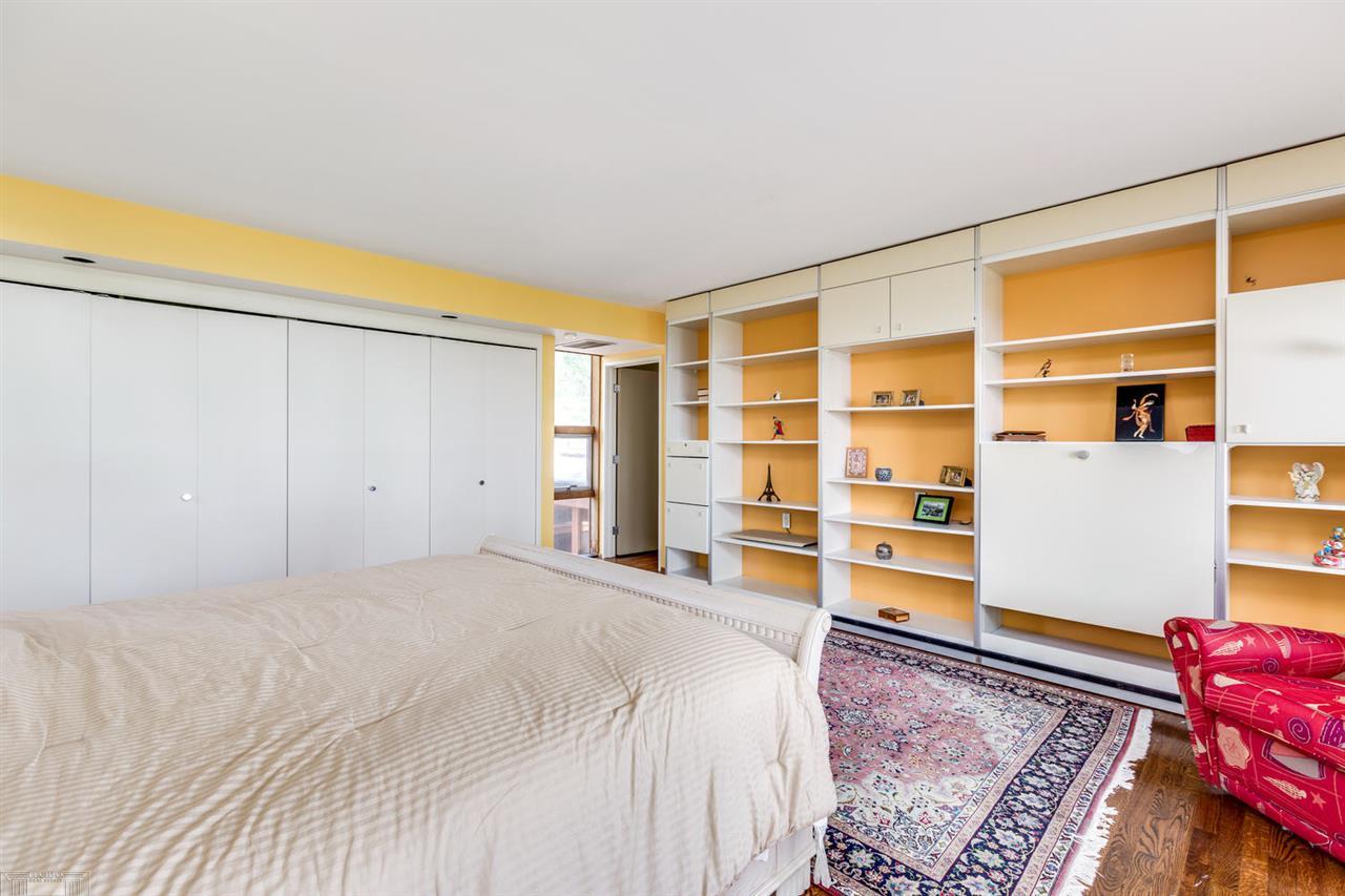 735 Lake Shore Road Grosse Pointe, MI 48236 - Photo 30 of 98 31344112-29.JPG
