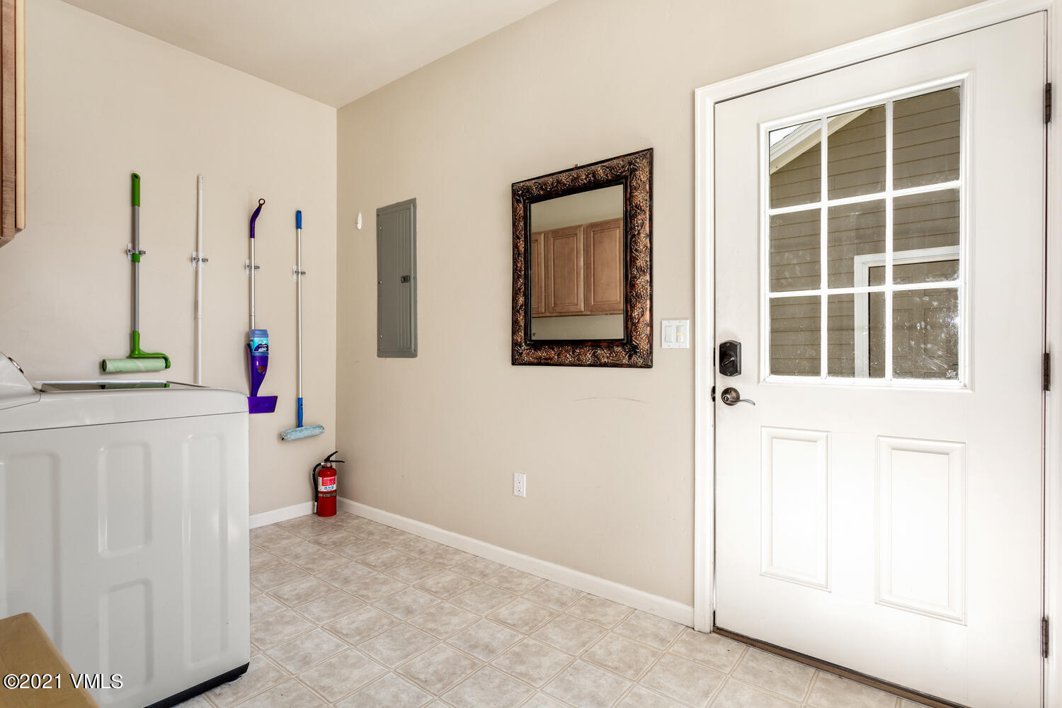 128 Eagle Ranch Road Eagle, CO 81631 - Photo 23 of 40 128 Eagle Ranch Rd-large-028-017-Laundry