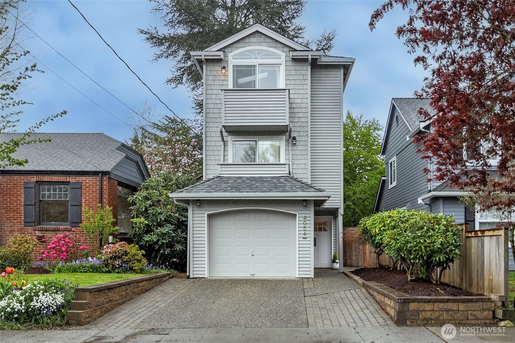 4054 54th Avenue Southwest Seattle, WA 98116 - Photo 1 of 40