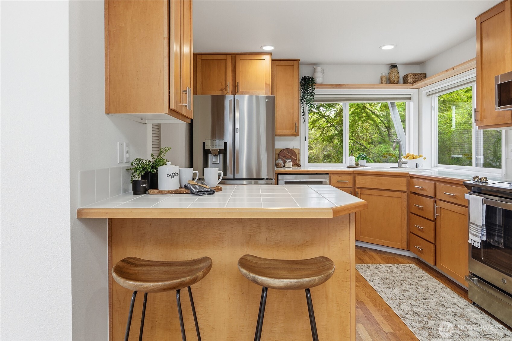 4054 54th Avenue Southwest Seattle, WA 98116 - Photo 15 of 40