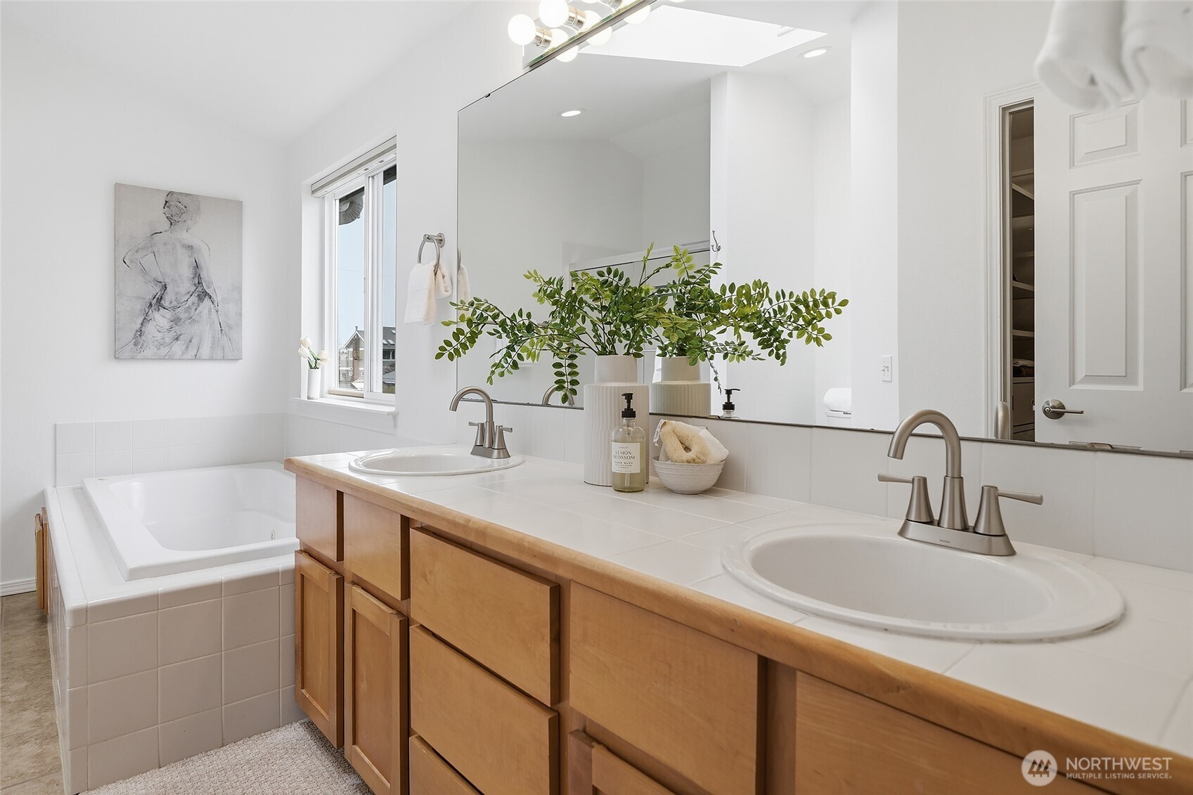 4054 54th Avenue Southwest Seattle, WA 98116 - Photo 23 of 40