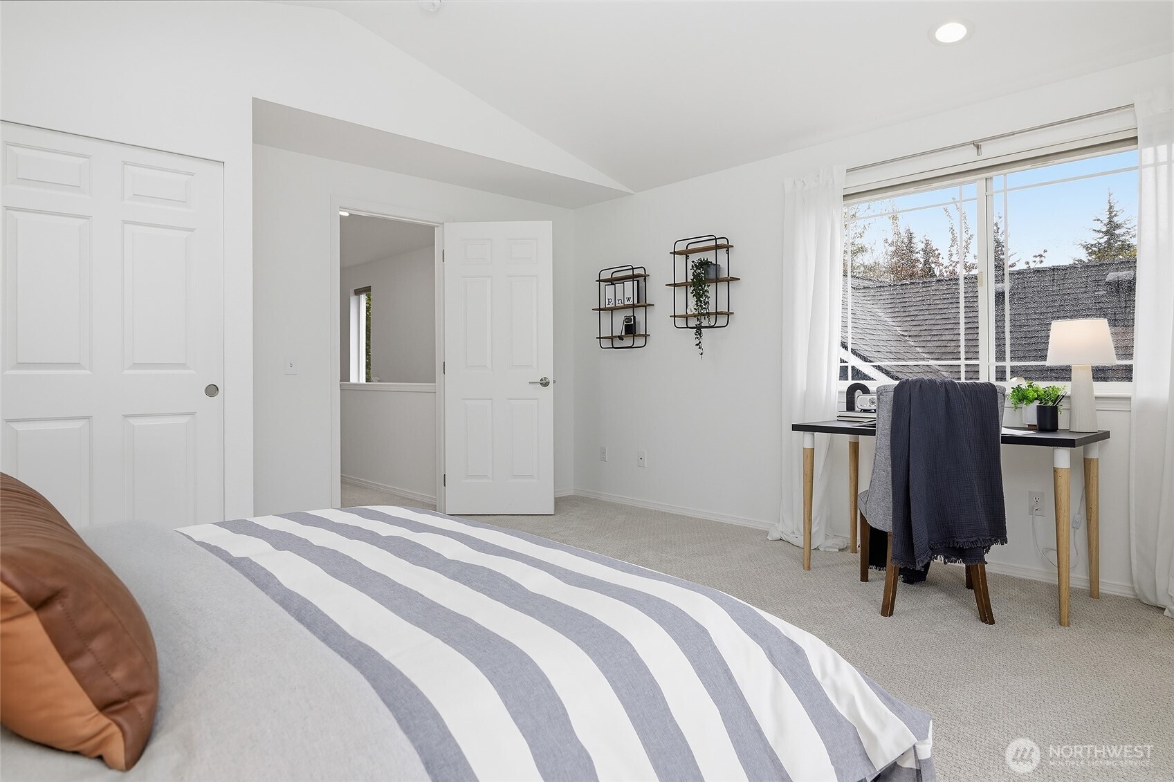 4054 54th Avenue Southwest Seattle, WA 98116 - Photo 25 of 40