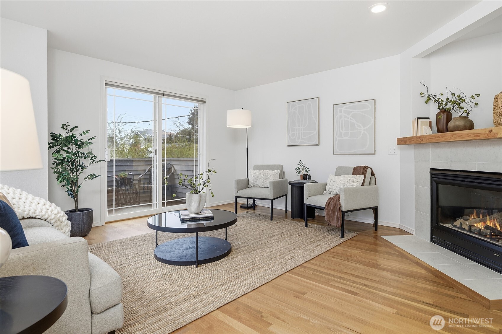 4054 54th Avenue Southwest Seattle, WA 98116 - Photo 4 of 40