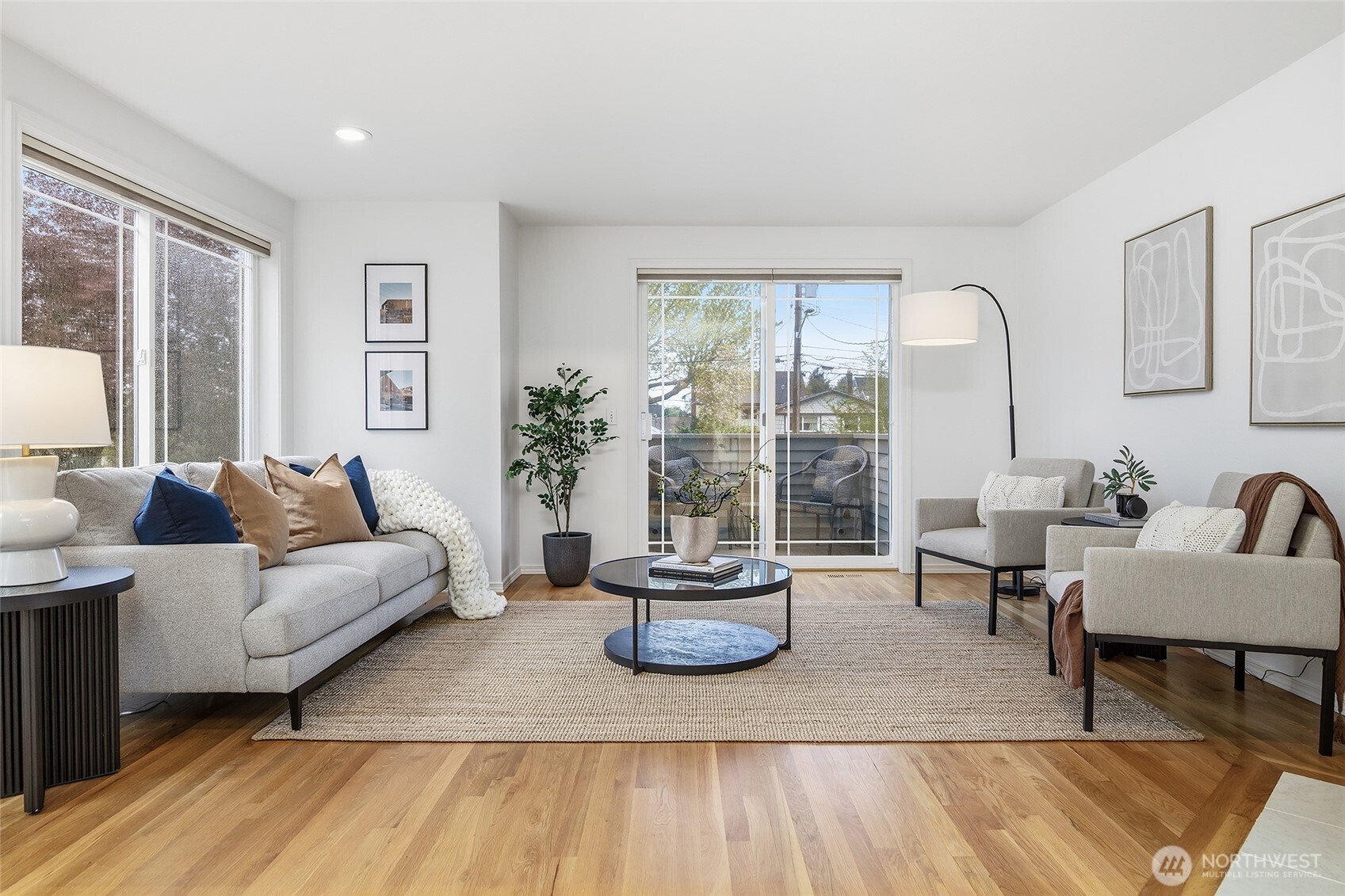 4054 54th Avenue Southwest Seattle, WA 98116 - Photo 5 of 40
