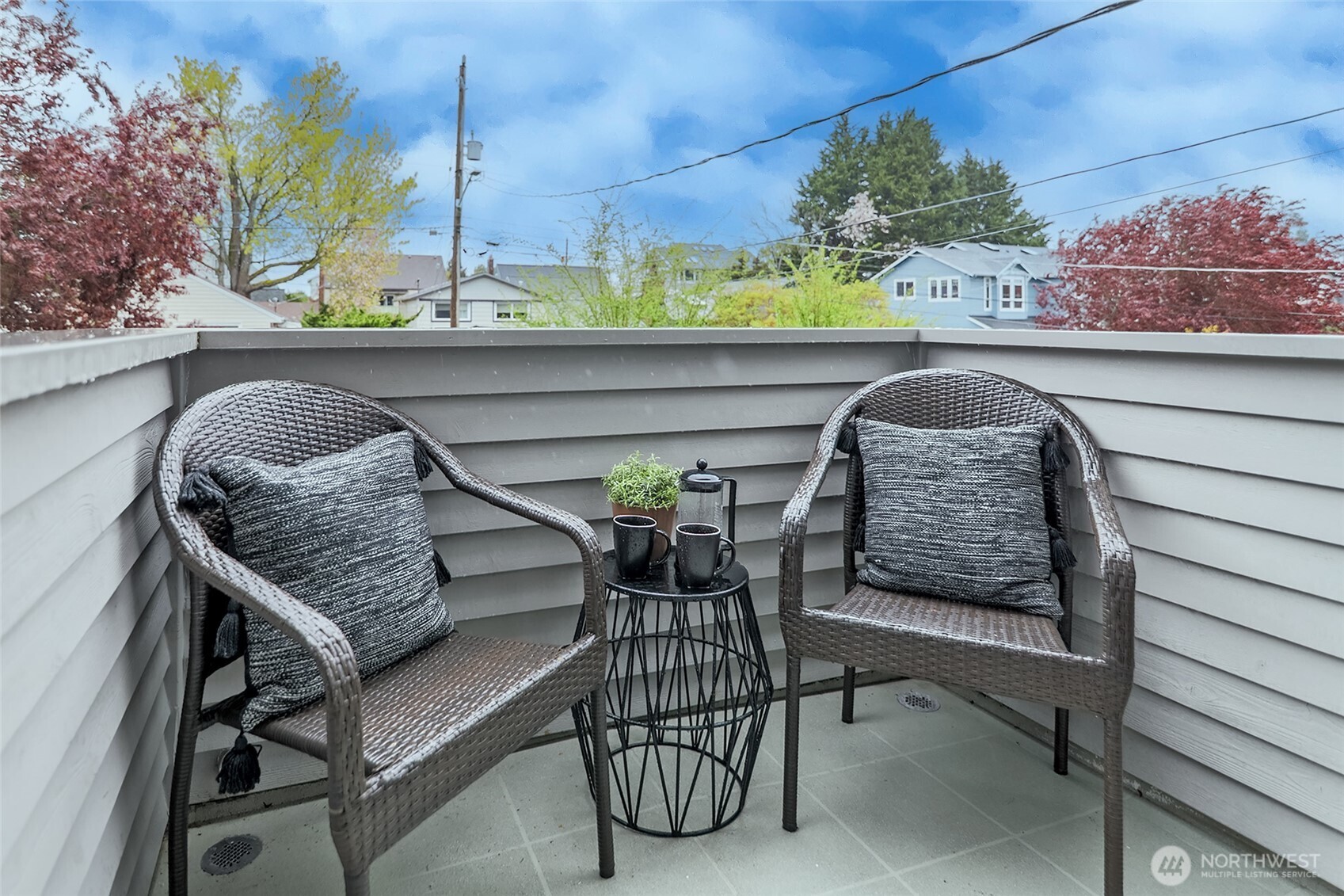4054 54th Avenue Southwest Seattle, WA 98116 - Photo 8 of 40