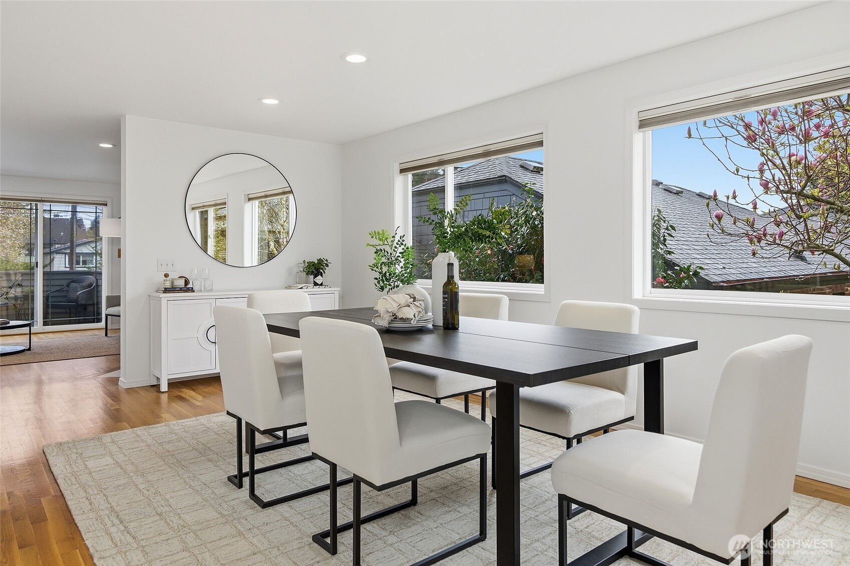 4054 54th Avenue Southwest Seattle, WA 98116 - Photo 9 of 40